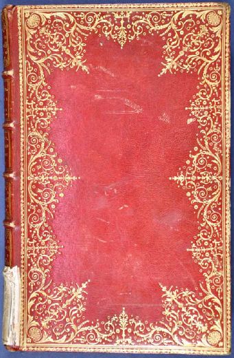 Plik:L'oiseau, Motywy l'oiseau w narożach dekoracji koronkowej na oprawie francuskiej z ok. poł. XVIII w., Biblioteca Nazionale Braidense, Mediolan.jpg