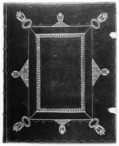 Plik:Rectangular style, Oprawa z dekoracją rectangular style z monogramami króla Karola II, warsztat S. Mearne, po 1682, repr. wg Nixon, Foot 1992.jpg