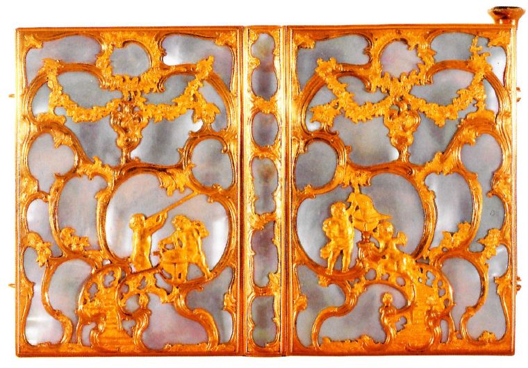 Plik:Masa perłowa, Oprawa złotnicza z elementami z masy perłowej, prawdopodobnie Augsburg, 1780, fot. wg Breslauer 1992, Catalogue 110.jpg