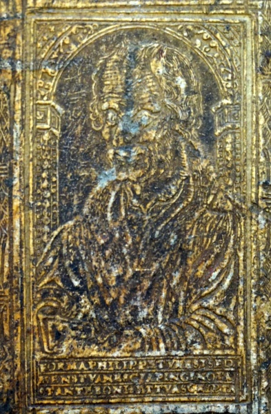 Plik:Portret półpostaciowy Filipa Melanchtona wyciśnięty z metalowej plakiety na oprawie w typie wittenberskim, Niemcy, kon. XVI w..jpg