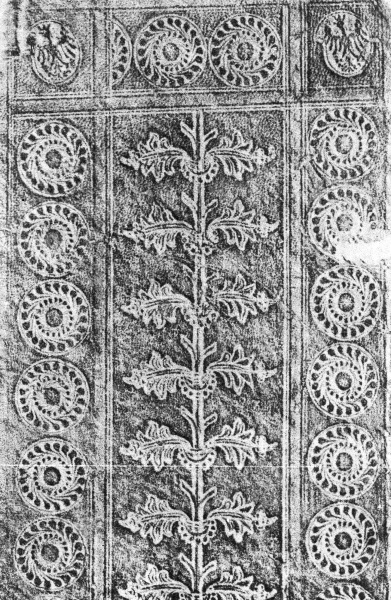 Plik:Gałęziowy ornament, specyficzna forma orn. gał. w dekoracji oprawy Introligatora JL, Kraków, 1493, fot. wg Krynicka 1967.jpg