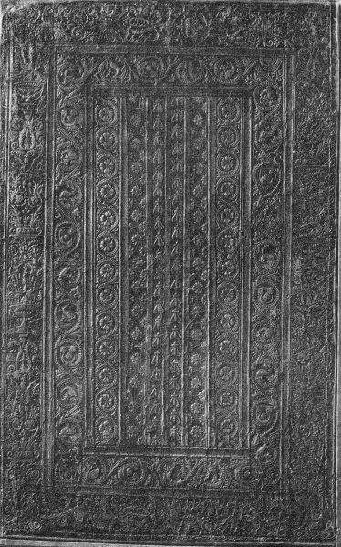 Plik:Kandelabrowy ornament, pszczoła, oprawa z warsztatu paryskiego Roberta de Gourmonta, ok. 1505, wg Goldschmidt 1964.jpg