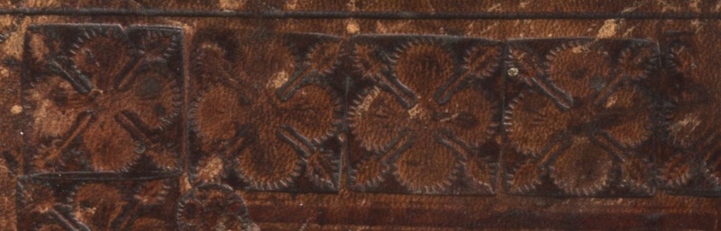 Plik:Ornament, Ornament utworzony z samodzielnych i zmultiplikowanych motywów jako dekoracja oprawy późnogotyckiej.jpg