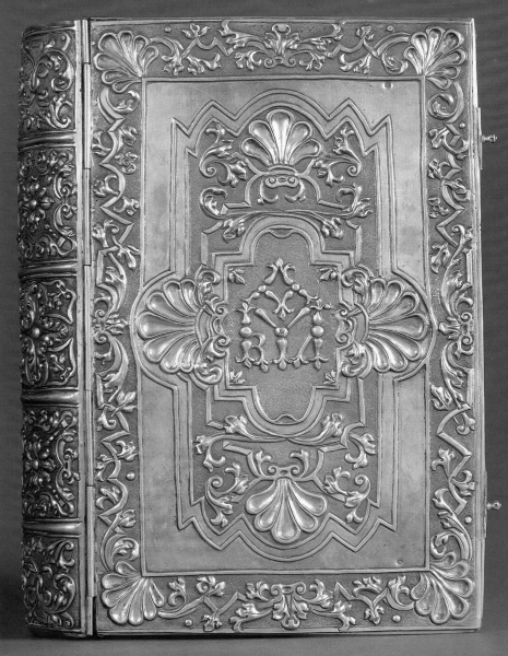 Plik:Złotnicze oprawy, Oprawa mszału, ok. 1720.1740, Kraków, Kościół Mariacki, fot. wg Samek 1990.jpg
