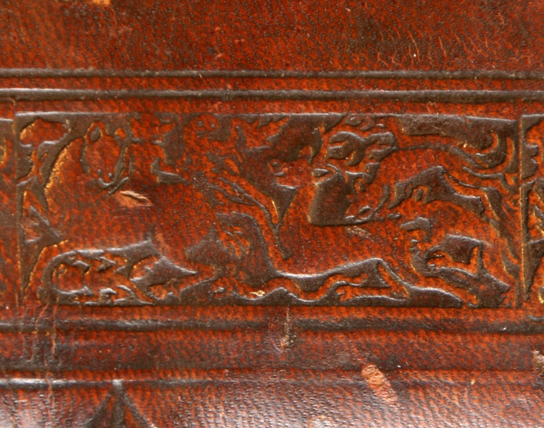 Plik:Małpa, Jeleń, zoomorficzne, wyc. tłoka na oprawie gdańskiej Introligatora Rozet, przełom XV i XVI w., PAN BG, fot. A. Wagner.jpg