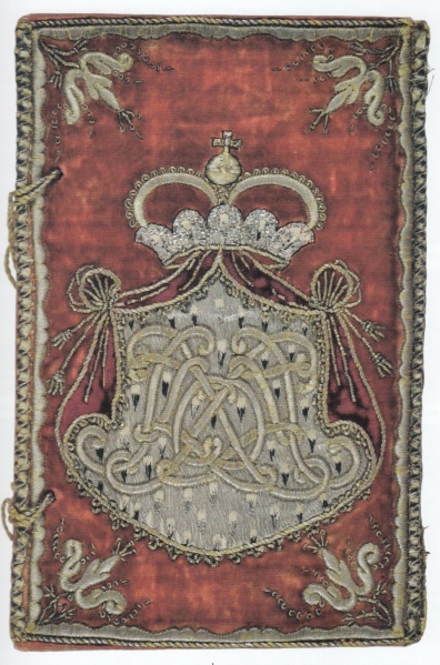 Plik:Haftowane oprawy, opr. haftowana z monogramem Zofii z Sieniawskich Czartoryskiej, Polska, 1731, fot. wg Tomaszewski 2013, t. 2.jpg