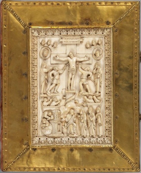 Plik:Jezus Chrystus, Scena Ukrzyżowania na płaskorzeźbionej plakiecie złotniczej oprawy Sakramentarza Henryka II, pocz. XI w., BSB, Monachium, fot. wg www.digitale.sammlungen.de.jpg