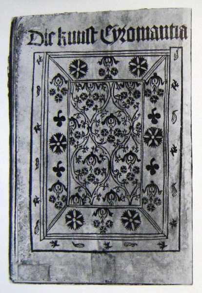 Plik:Grafika w introl., Drzeworytowa dekoracja oprawy kartonowej, Augsburg, lata 70. XV w., wg Geldner.jpg