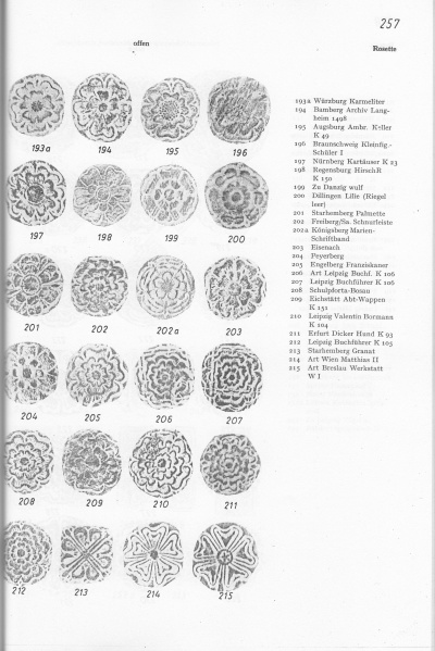 Plik:Przerysy opraw, Przykład tablicy w dziele I. Schunke, Die Schwenke Sammlung...1979 z przerysami różnych form rozet gotyckich.jpg