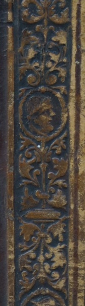 Plik:Kandelabrowy ornament z arabeską i medalionami all antica w dekoracji radełkowej, Niemcy, Lata 70. XVI w..jpg